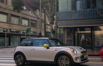 P90357238_highRes_the-new-mini-cooper-.jpg