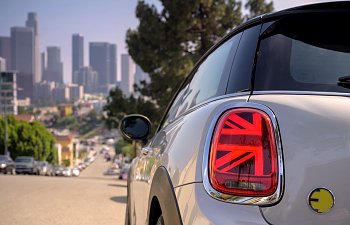 P90357222_highRes_the-new-mini-cooper-.jpg