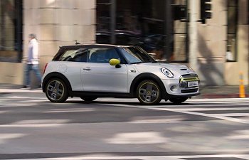 P90357237_highRes_the-new-mini-cooper-.jpg