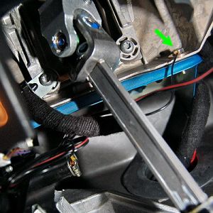 pic6 - Bolt near the steering column