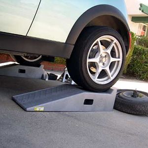 pic14 - rears on Rhino ramps