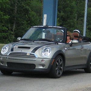 Lizzie on the highway in Delaware