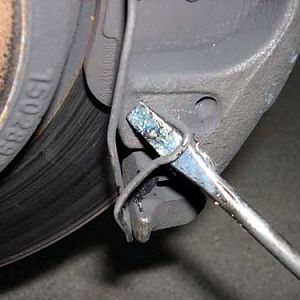 pic26 - remove retaining wire