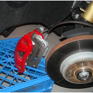 pic6 - support the caliper
