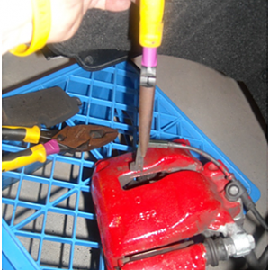 pic7 - lift out the wear sensor