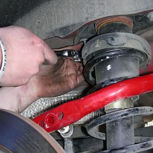 pic24 - rear upper shock mount bolts