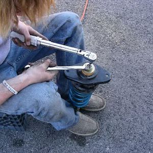 pic28 - reassemble shock assembly