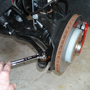 pic6 - disconnect tie rod end from carrier