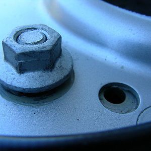 Loosen Nut/Push Strut