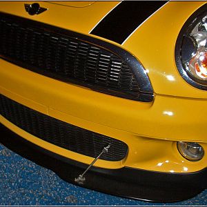 09 MCS R56 front splitter