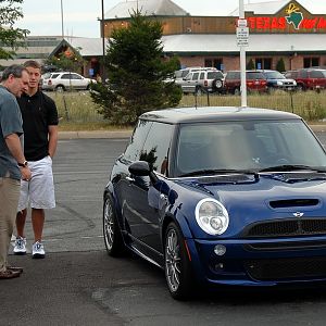 Quaker Steak & Lube British Car Night