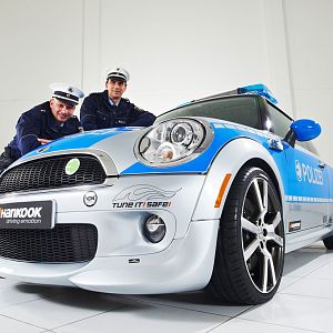 AC-Schnitzer-Mini-Cooper-Police-10