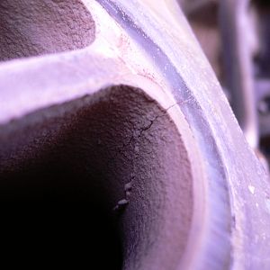 R56 JCW Exhaust Manifold Crack Close