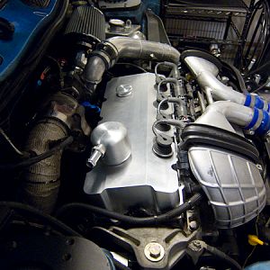 Aluminum valve cover