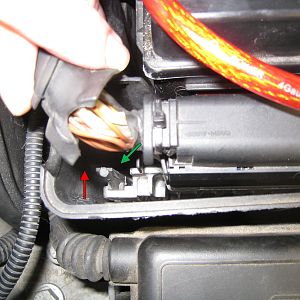 DME control module locking peg