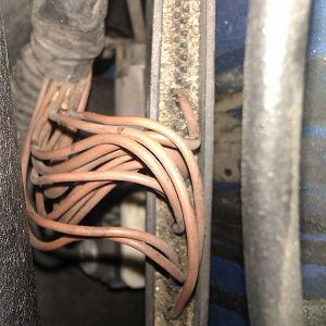 passenger_side_grounding_hub