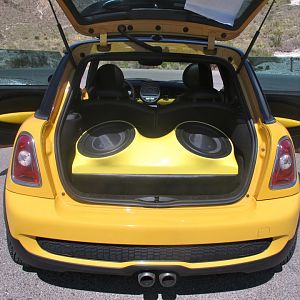 Mellow Yellow Memphis Mini