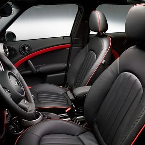 2013-MINI-JCW-Countryman-007