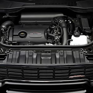 2013-MINI-JCW-Countryman-009