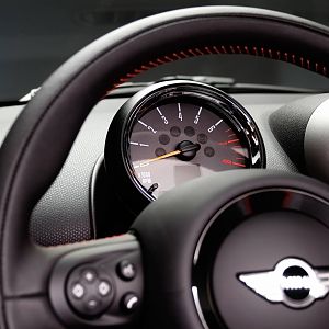 2013-MINI-JCW-Countryman-010