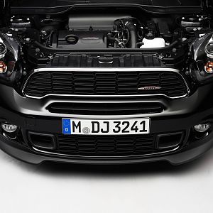 2013-MINI-JCW-Countryman-013