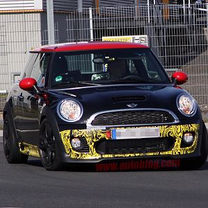 02-mini-john-cooper-works-spy-shot