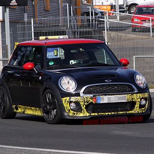 03-mini-john-cooper-works-spy-shot