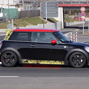 05-mini-john-cooper-works-spy-shot