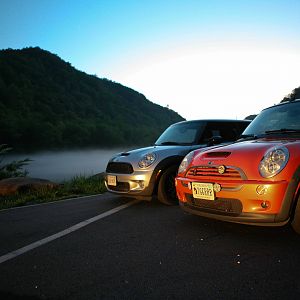 MINIs at the Lake