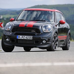 MINI-JCW-Countryman_005