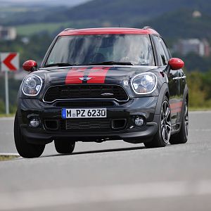 MINI-JCW-Countryman_006