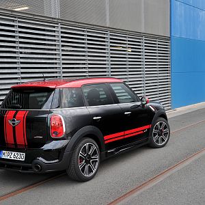 MINI-JCW-Countryman_032