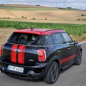 MINI-JCW-Countryman_035