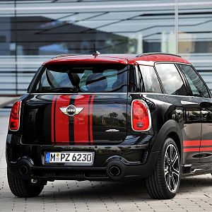 MINI-JCW-Countryman_038