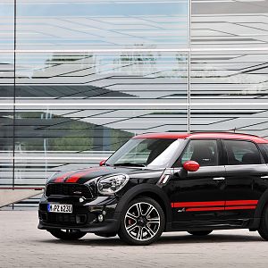 MINI-JCW-Countryman_046