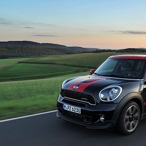 MINI-JCW-Countryman_053