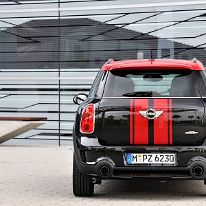 MINI-JCW-Countryman_056