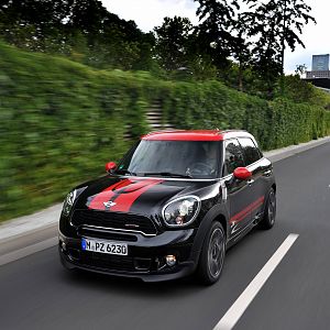 MINI-JCW-Countryman_068