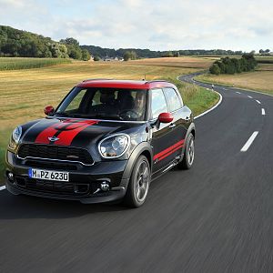 MINI-JCW-Countryman_076