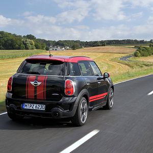 MINI-JCW-Countryman_082