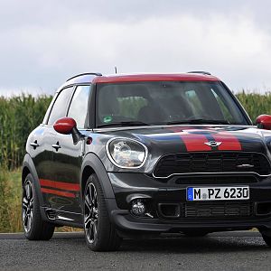 MINI-JCW-Countryman_086