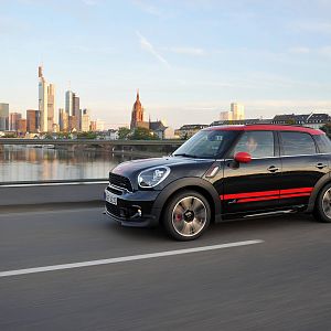 MINI-JCW-Countryman_087