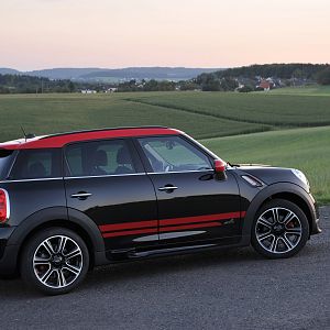 MINI-JCW-Countryman_089