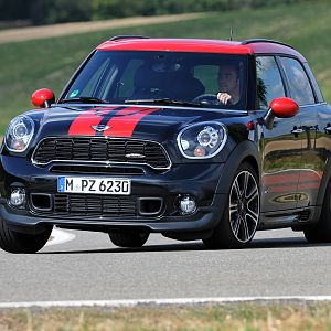 MINI-JCW-Countryman_090