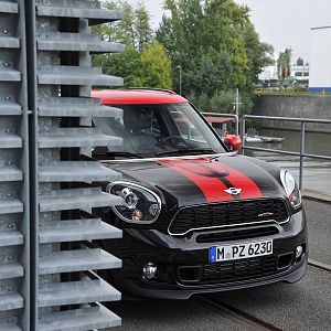 MINI-JCW-Countryman_091