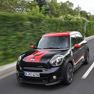 MINI-JCW-Countryman_094