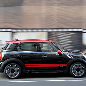 MINI-JCW-Countryman_096