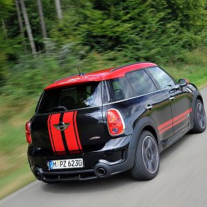 MINI-JCW-Countryman_098