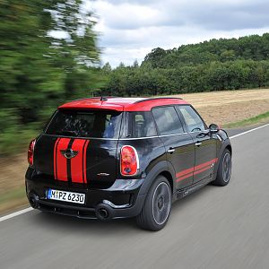 MINI-JCW-Countryman_099