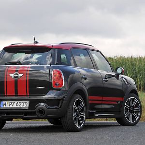 MINI-JCW-Countryman_103